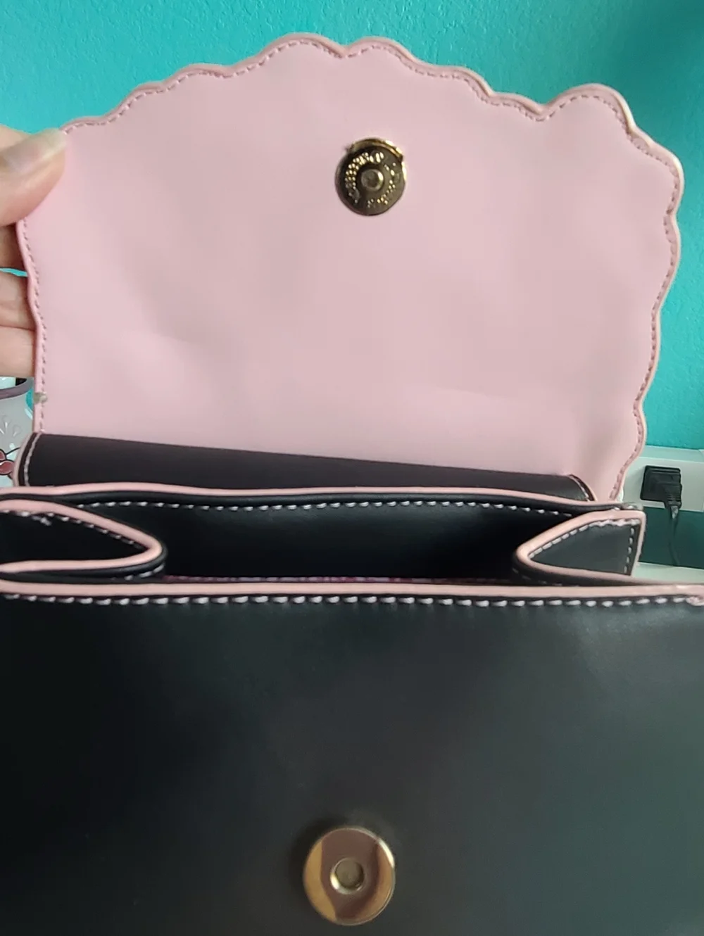 Danielle Nicole Hello Kitty Top-Handle Handbag Backpack Purse - Picture 4 of 5